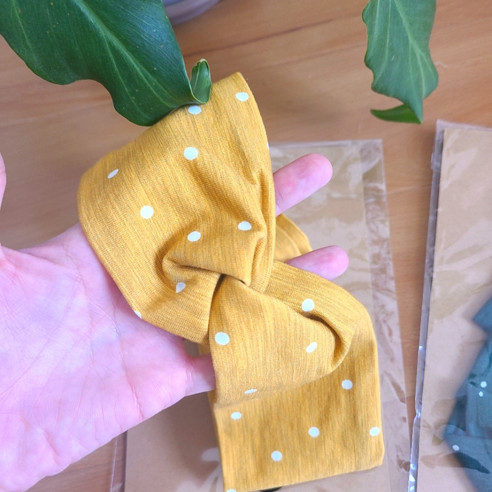 Headband with buttons